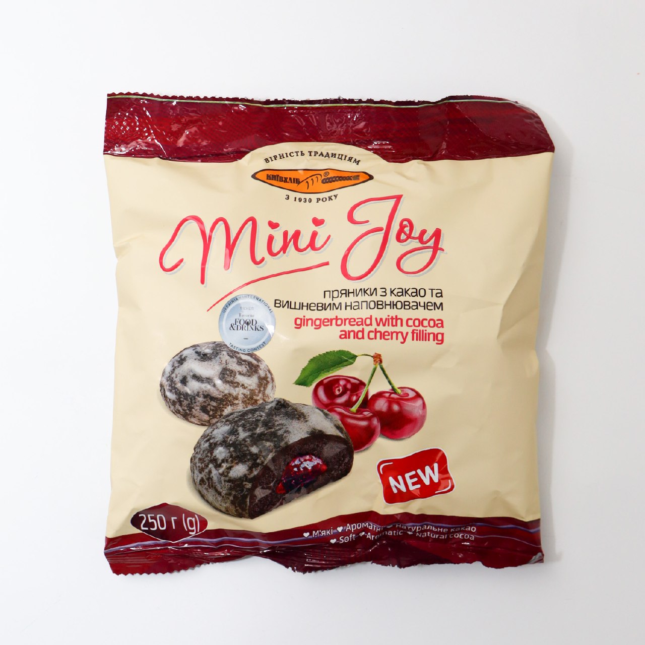 Turtă dulce cu umplutură de cacao și vișine